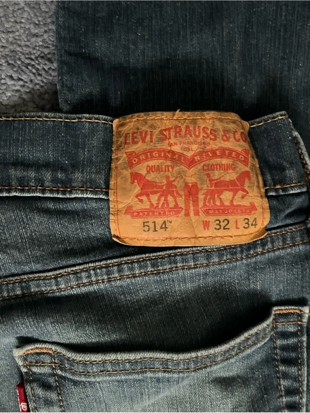Levi’s 514 used mens blue jeans 32 X 34 Med Wash